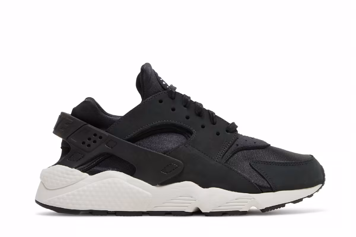 Nike Air Huarache Off Noir, view 2