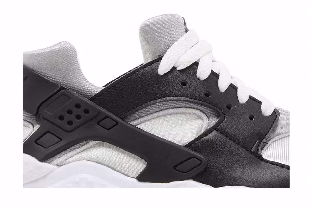 Nike Huarache Run GS Black Neutral Grey, view 3