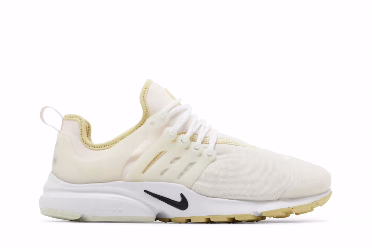 Nike Women's Air Presto Light Soft Pink, view 2