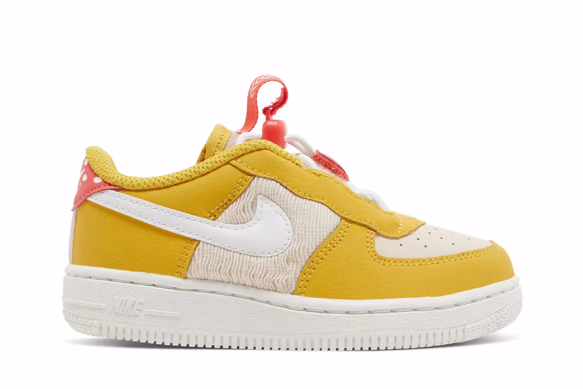 Nike Force 1 Toggle SE TD Yellow Ochre Pearl White, view 2