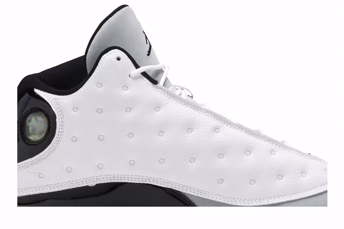 Air Jordan 13 MCS Barons, view 3