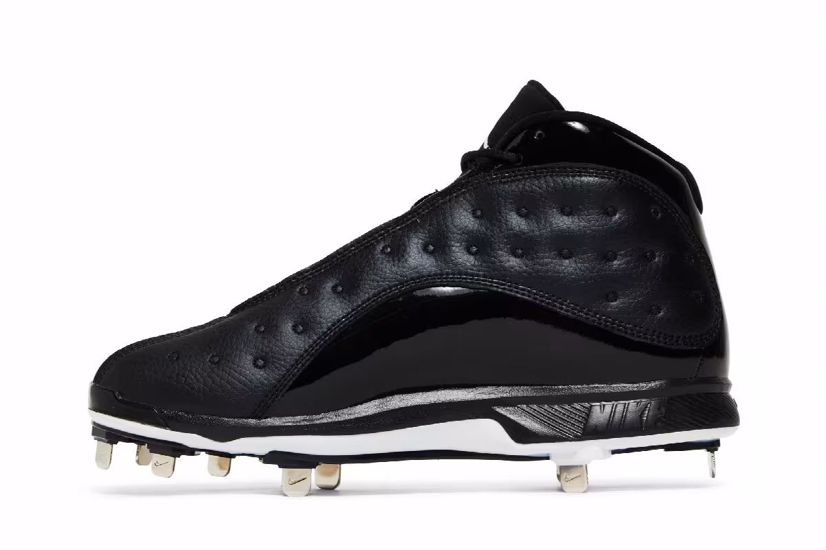Air Jordan 13 Metal Black, view 4