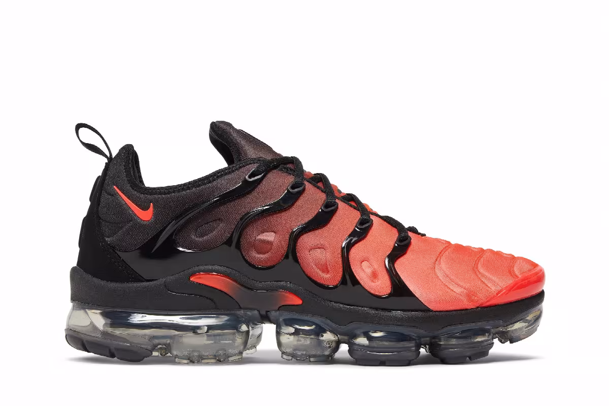 Nike Air VaporMax Plus Black Crimson Gradient, view 2