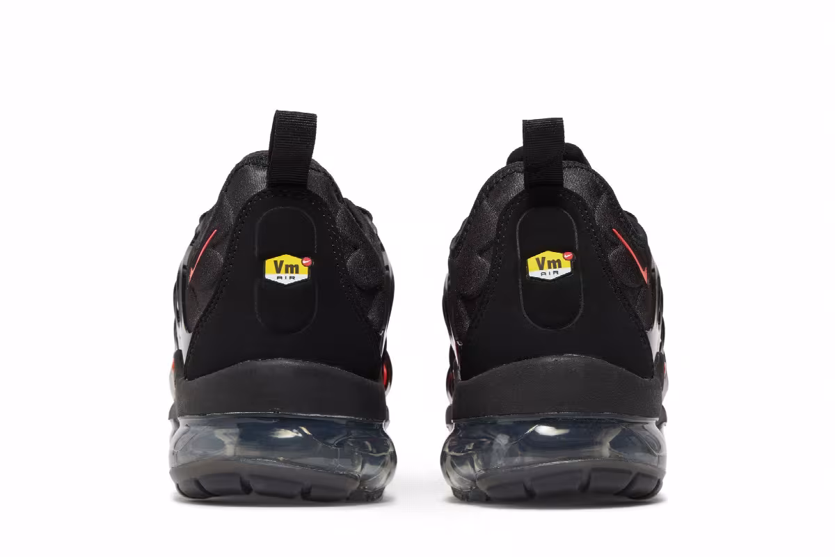 Nike Air VaporMax Plus Black Crimson Gradient, view 7
