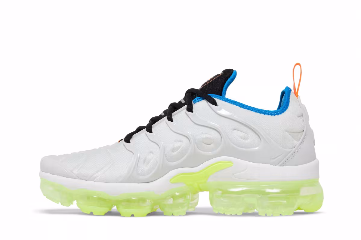 Nike Women's Air VaporMax Plus Photon Dust Volt, view 4
