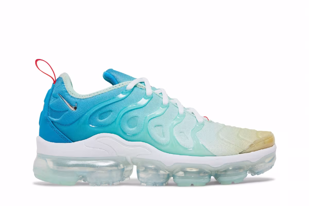 Nike Women's Air VaporMax Plus Mint Foam Laser Blue, view 2