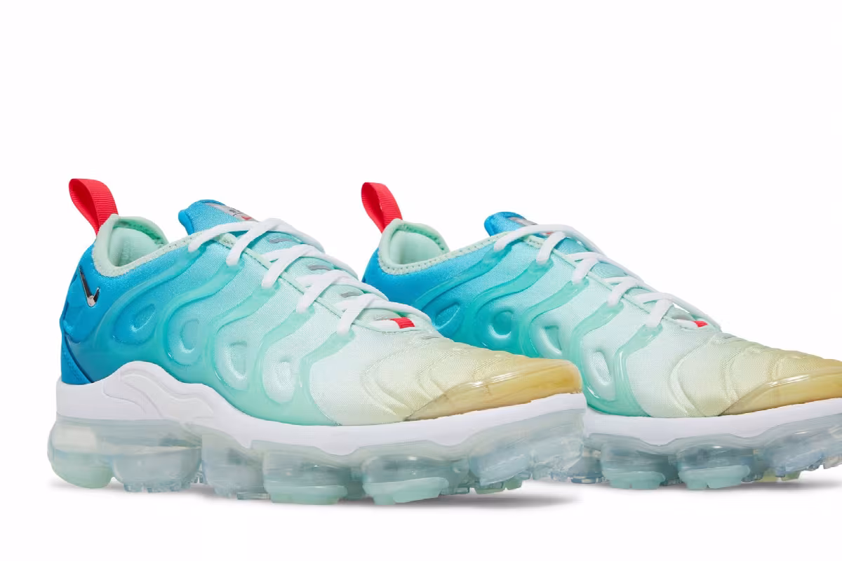 Nike Women's Air VaporMax Plus Mint Foam Laser Blue, view 9