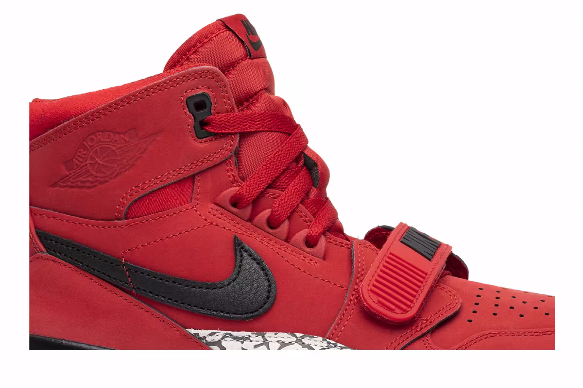 Air Jordan Legacy 312 Toro, view 3