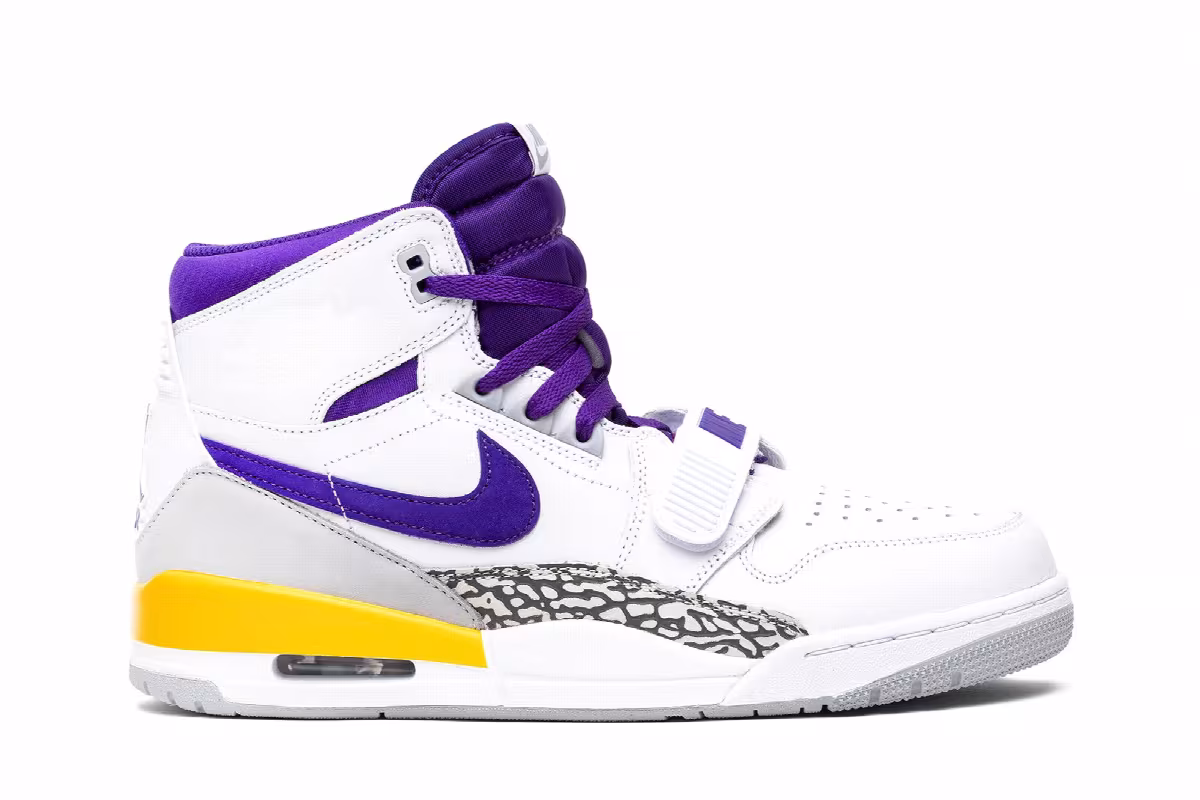 Air Jordan Legacy 312 Lakers, view 2