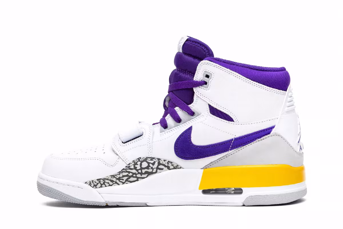 Air Jordan Legacy 312 Lakers, view 4