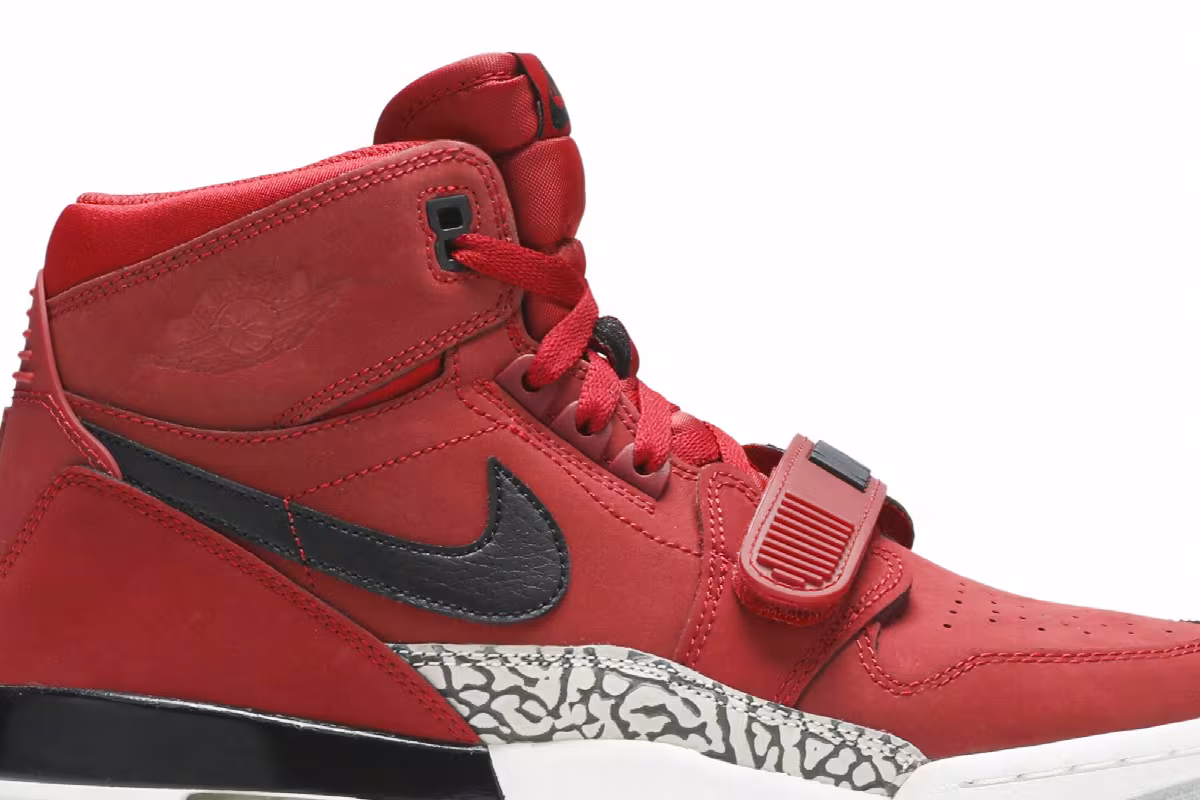 Air Jordan Legacy 312 GS Toro, view 3