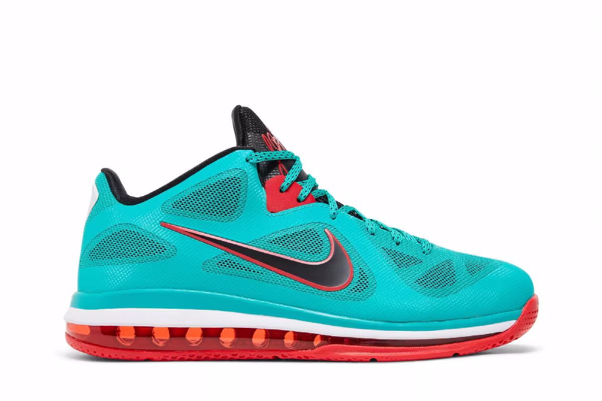 Nike LeBron 9 Low Reverse Liverpool, view 2