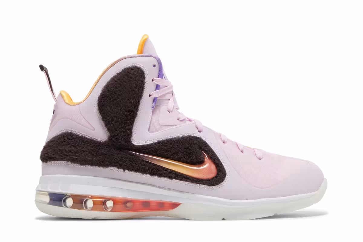 Nike LeBron 9 Regal Pink, view 2