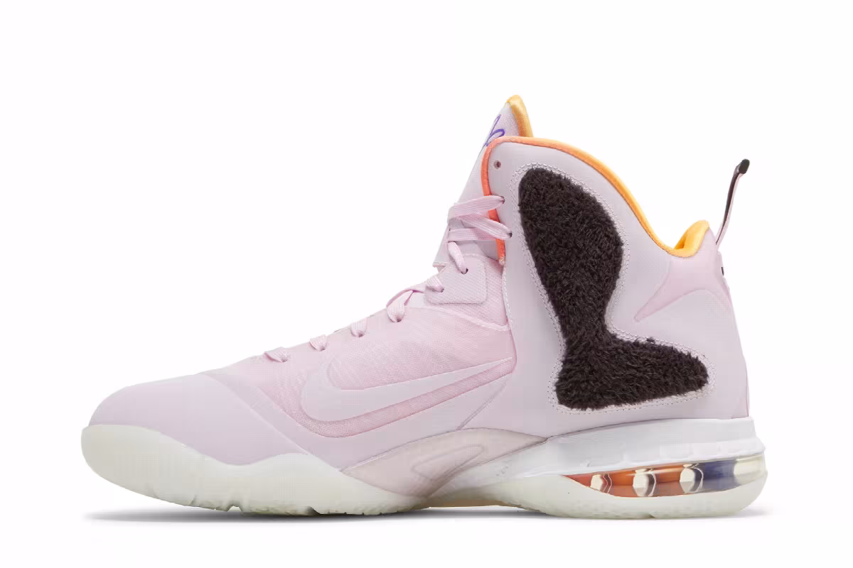 Nike LeBron 9 Regal Pink, view 4