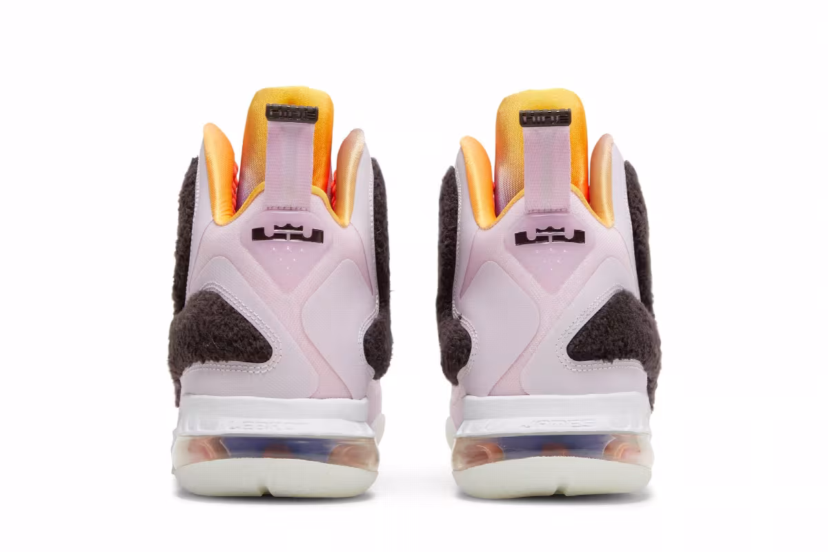 Nike LeBron 9 Regal Pink, view 7