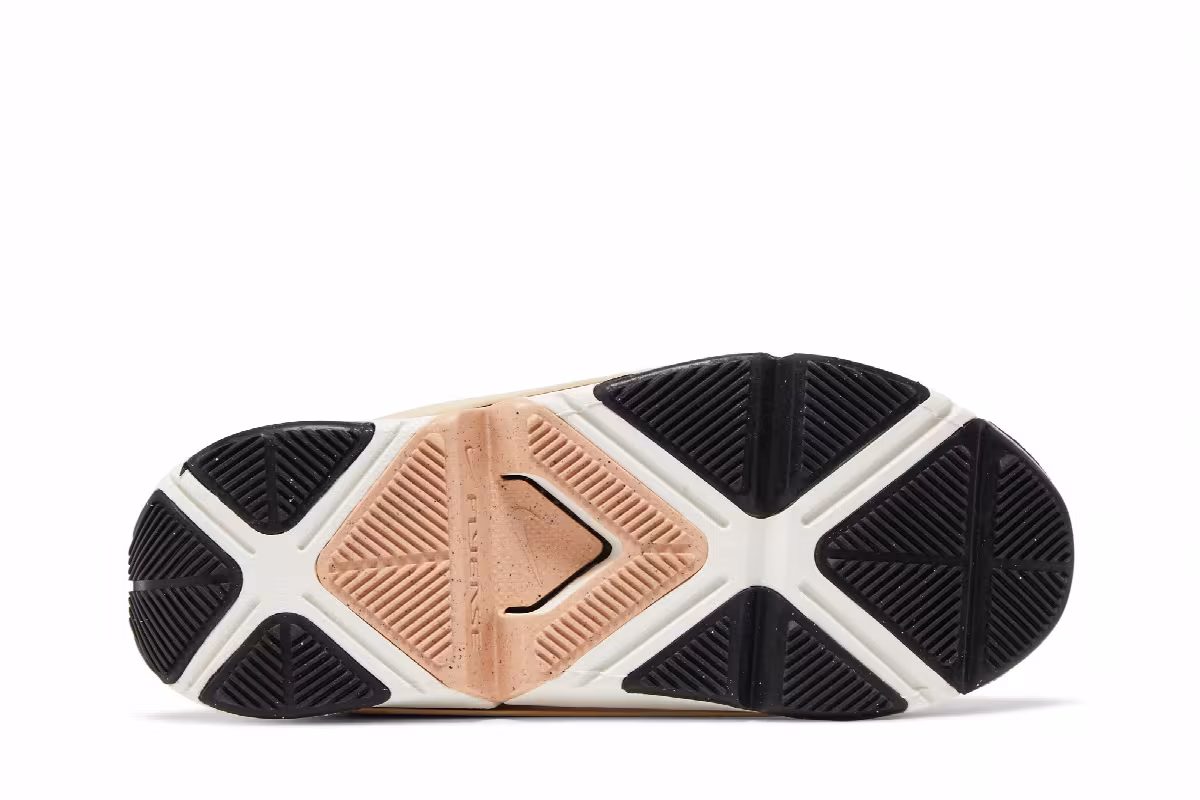 Nike Women's GO FlyEase Sanddrift, view 5