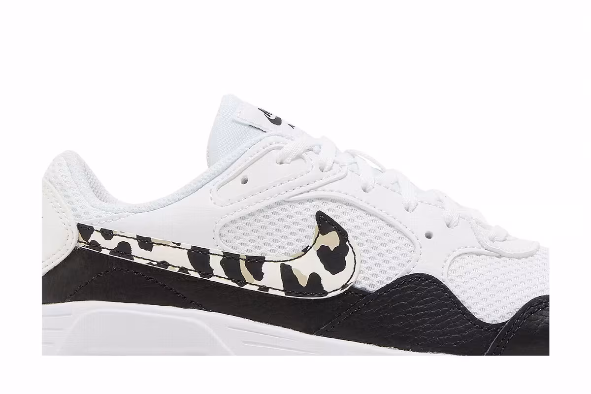 Nike Women's Air Max SC Leopard, view 3