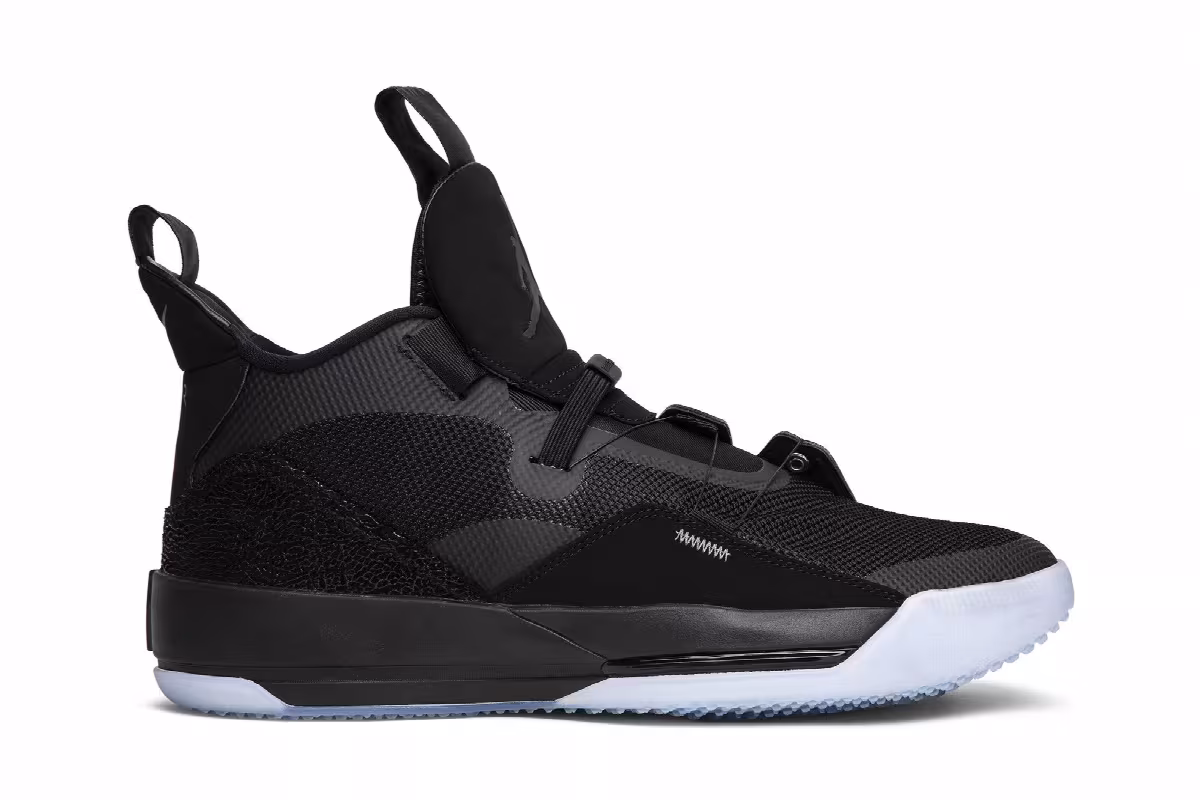Air Jordan 33 Utility Blackout, view 2