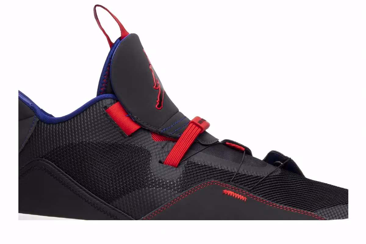 Air Jordan 33 Tech Pack, view 3