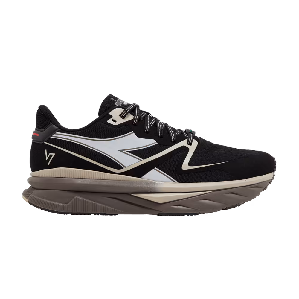 Diadora Atomo V7000 Black Smoke Grey