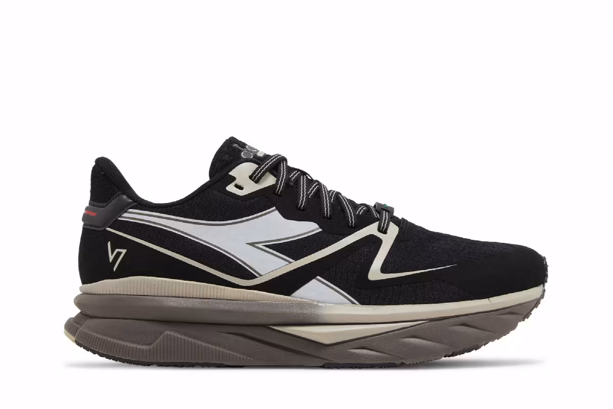 Diadora Atomo V7000 Black Smoke Grey, view 2