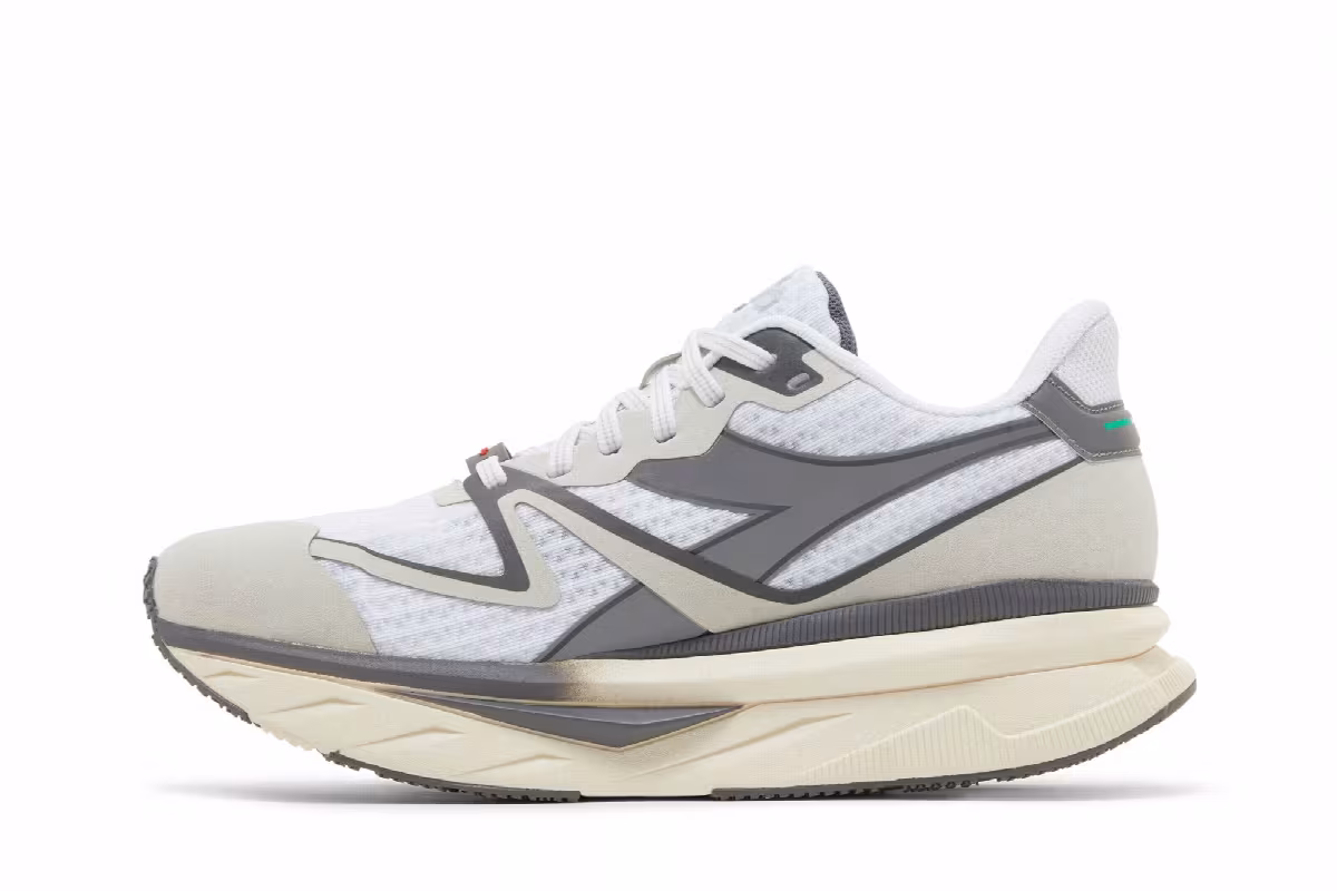Diadora Atomo V7000 White Silver, view 4