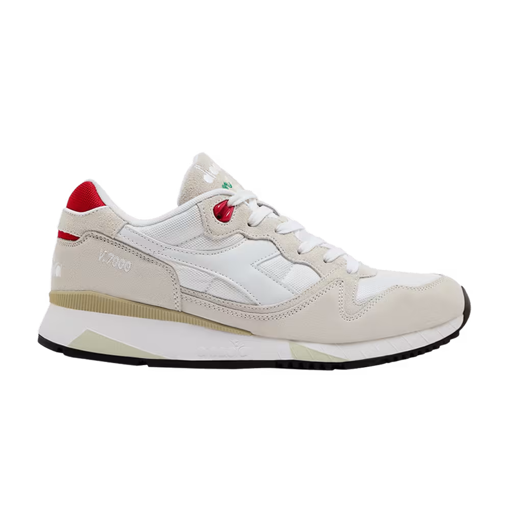 Diadora V7000