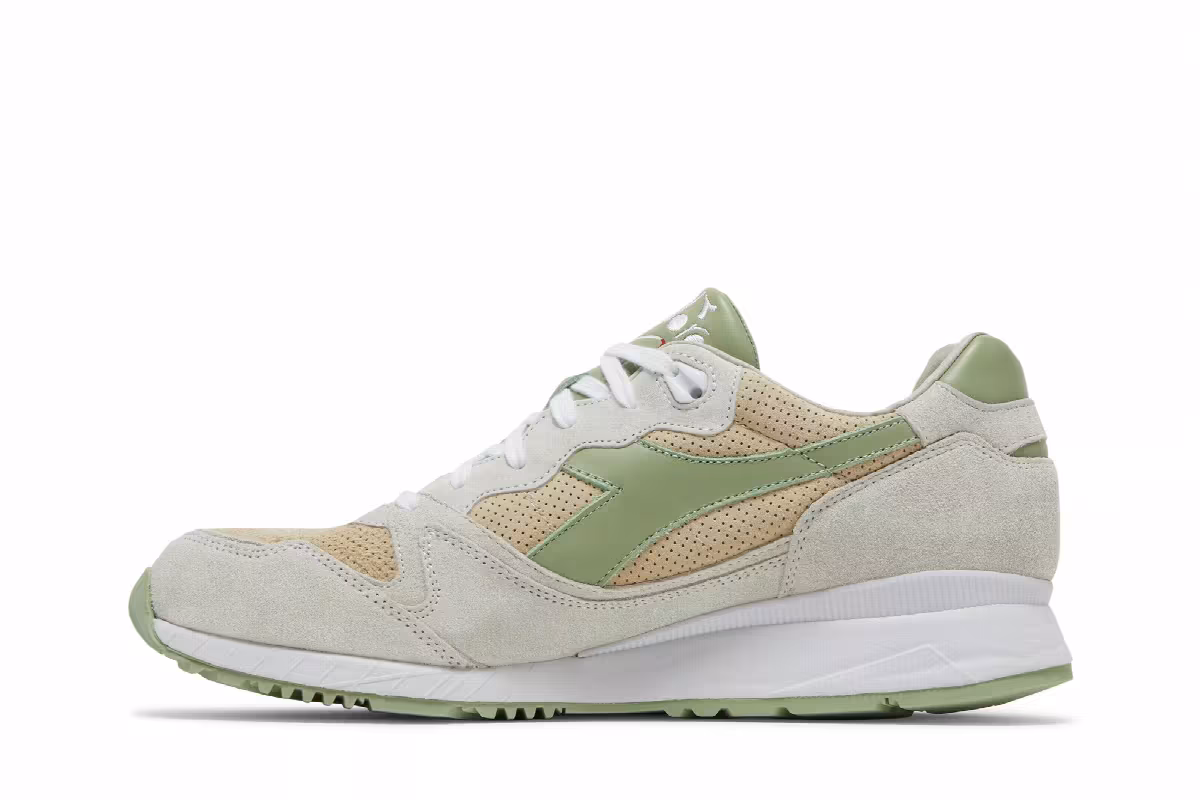 END x Diadora V7000 Grappa, view 4