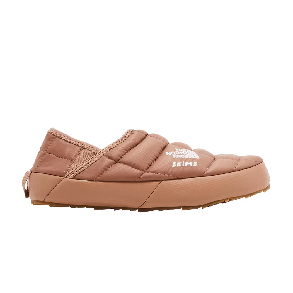 SKIMS x The North Face Women's Thermoball Traction Mule 5 Sienna
