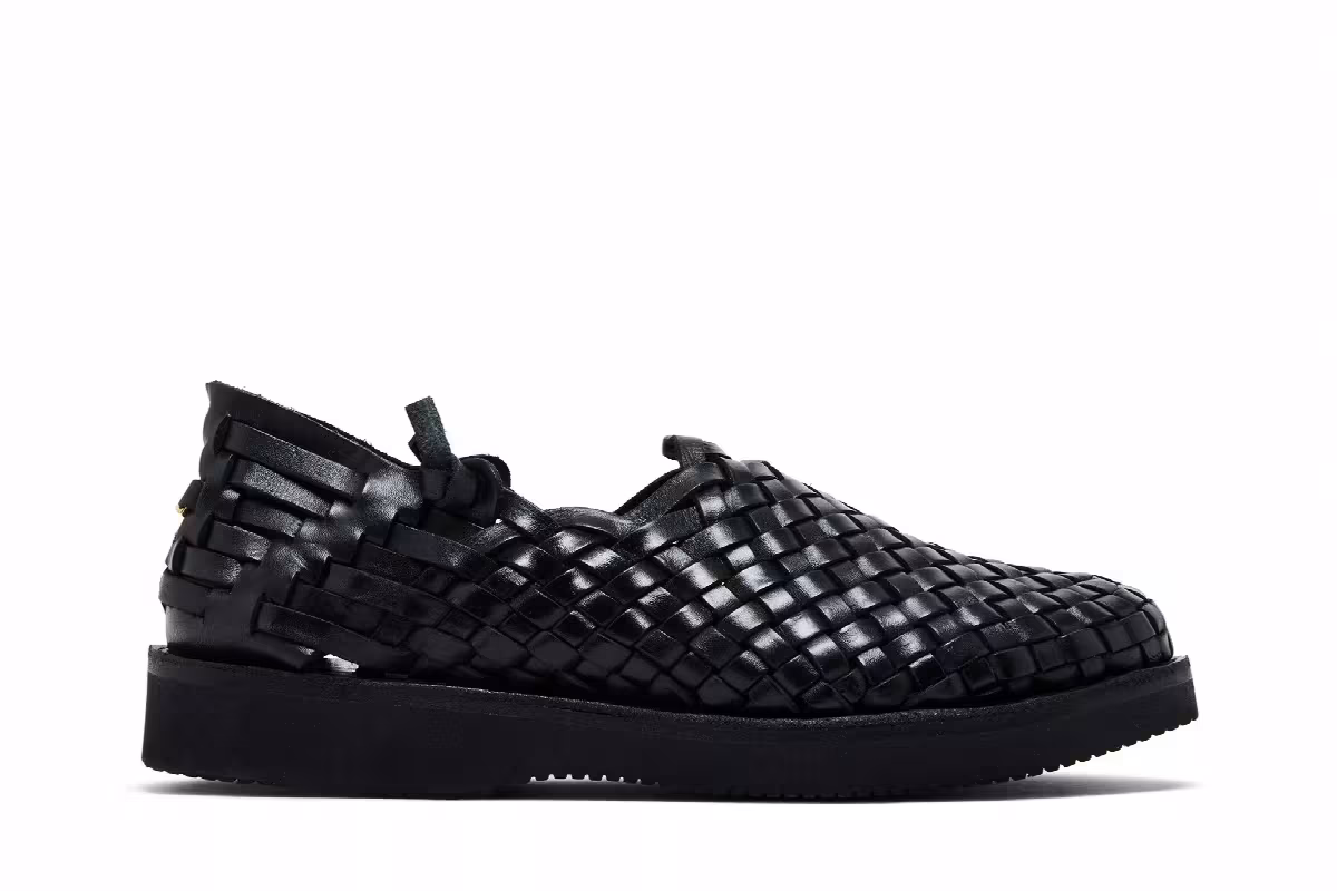 Supreme x Yuketen Leo Sandal Black, view 2