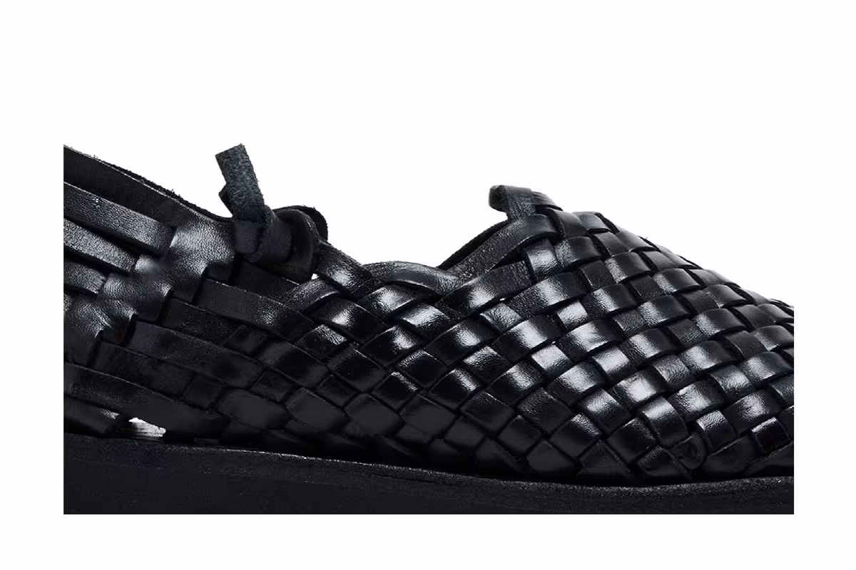 Supreme x Yuketen Leo Sandal Black, view 3