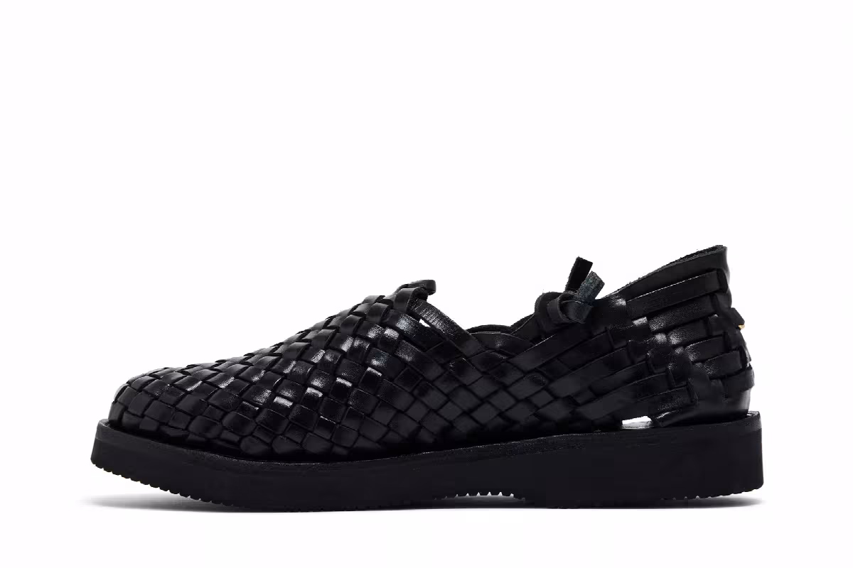 Supreme x Yuketen Leo Sandal Black, view 4