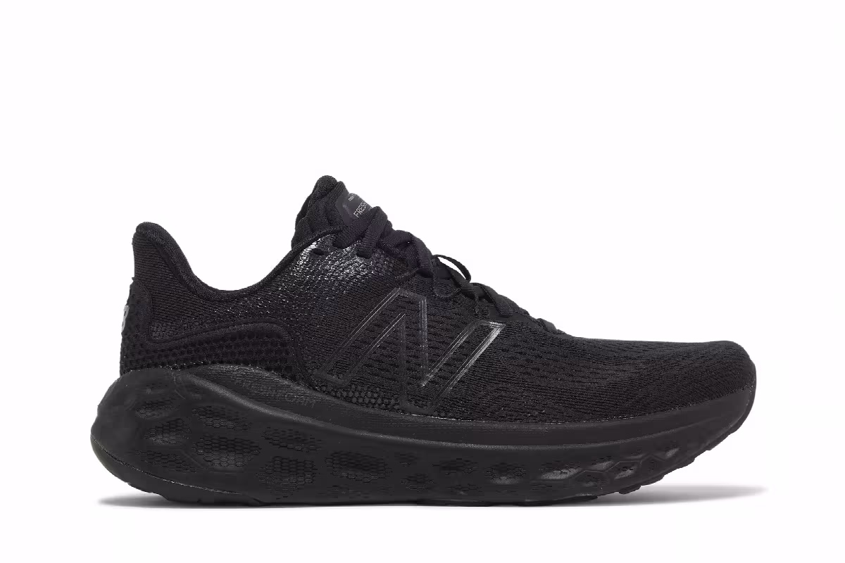 New Balance Fresh Foam More v3 Black, view 2