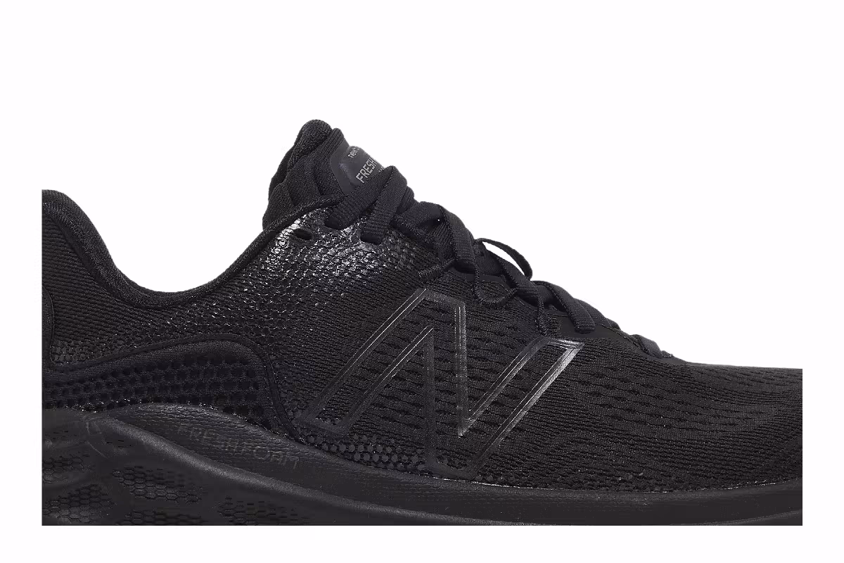 New Balance Fresh Foam More v3 Black, view 3