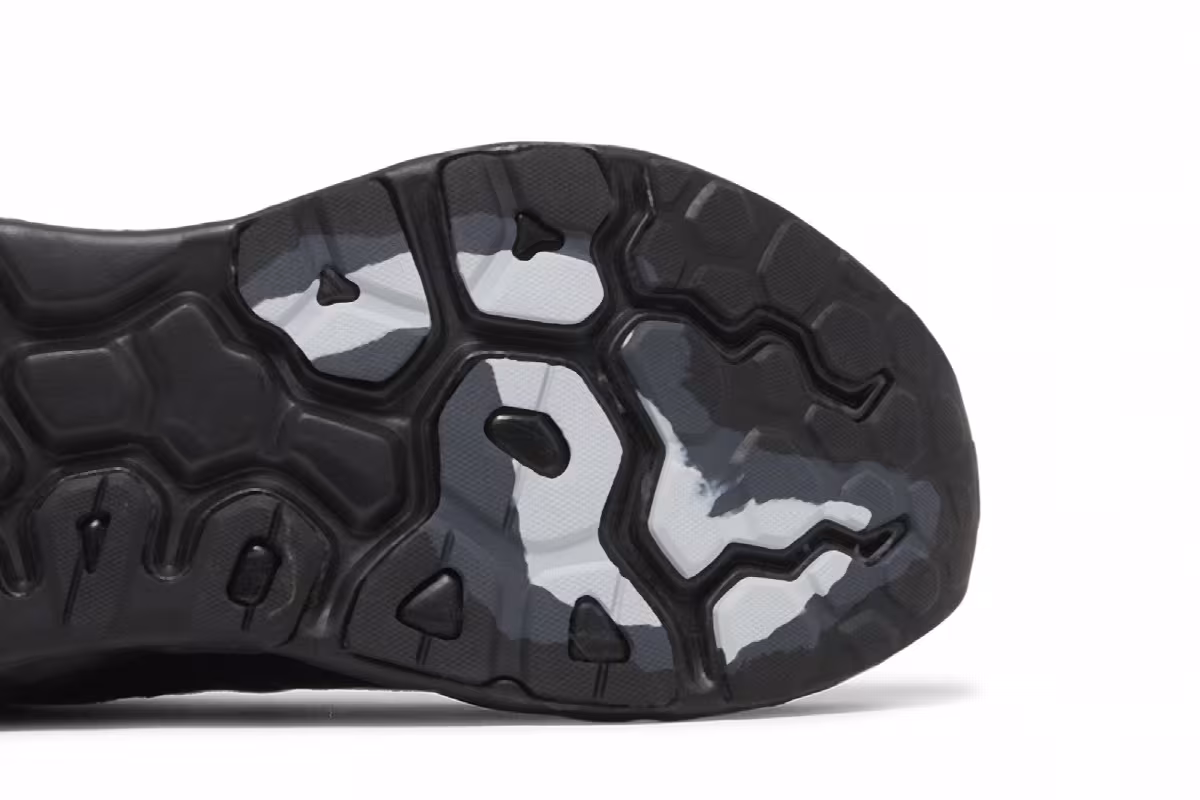 New Balance Fresh Foam More v3 Black, view 6