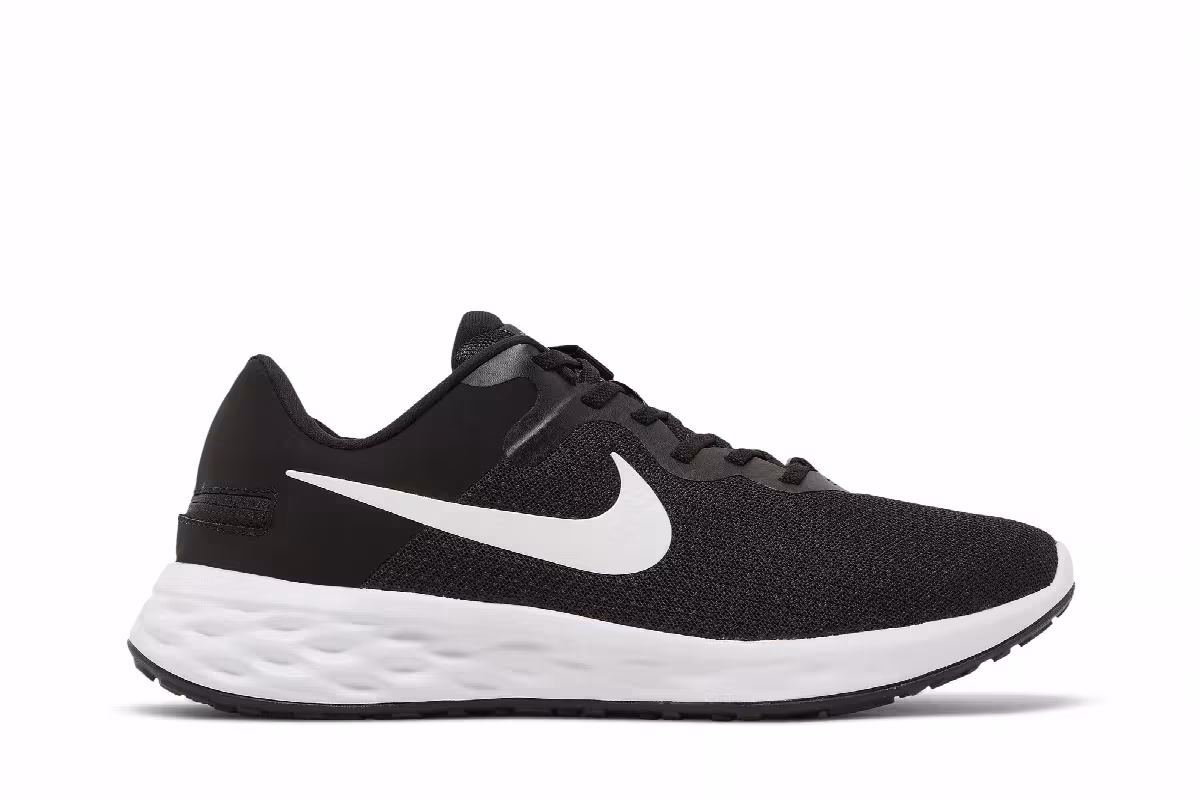 Nike Revolution 6 FlyEase Next Nature Black White, view 2