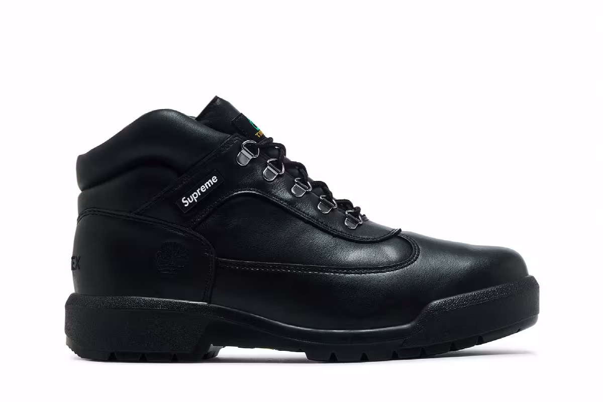 Supreme x Timberland Field Boot GORE-TEX Black, view 2