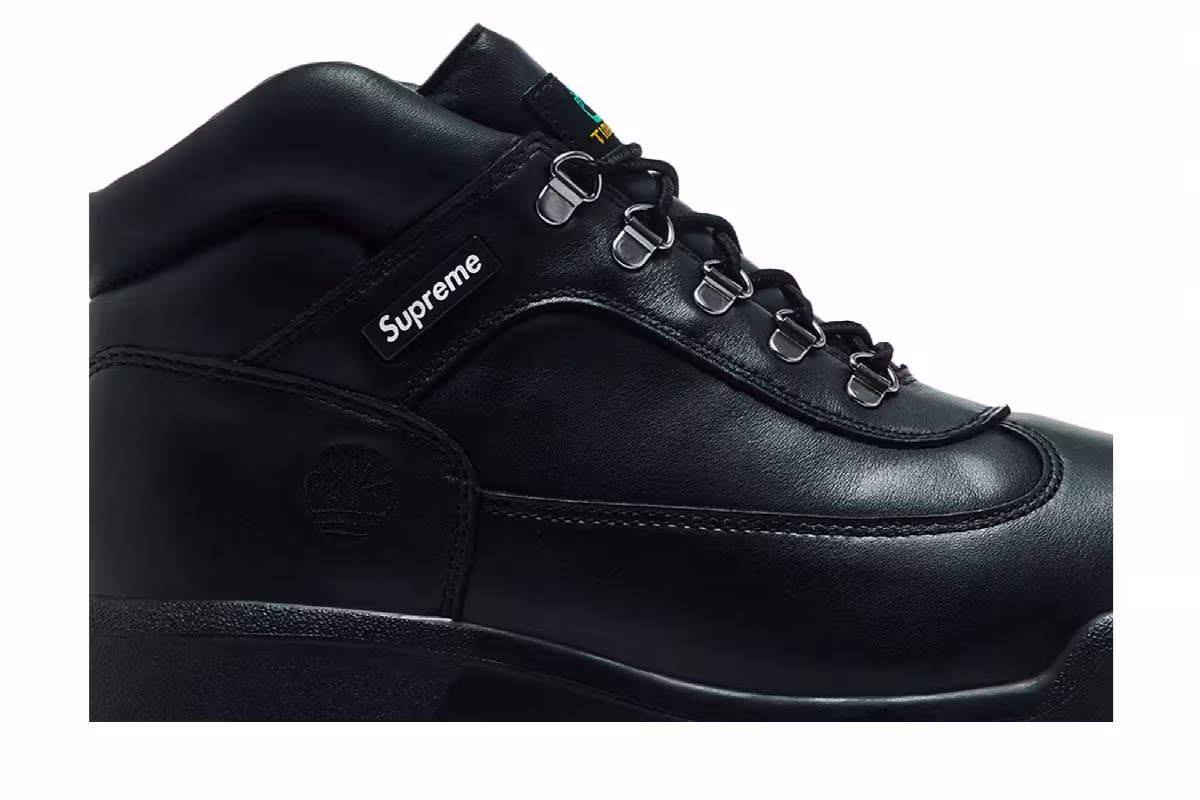 Supreme x Timberland Field Boot GORE-TEX Black, view 3