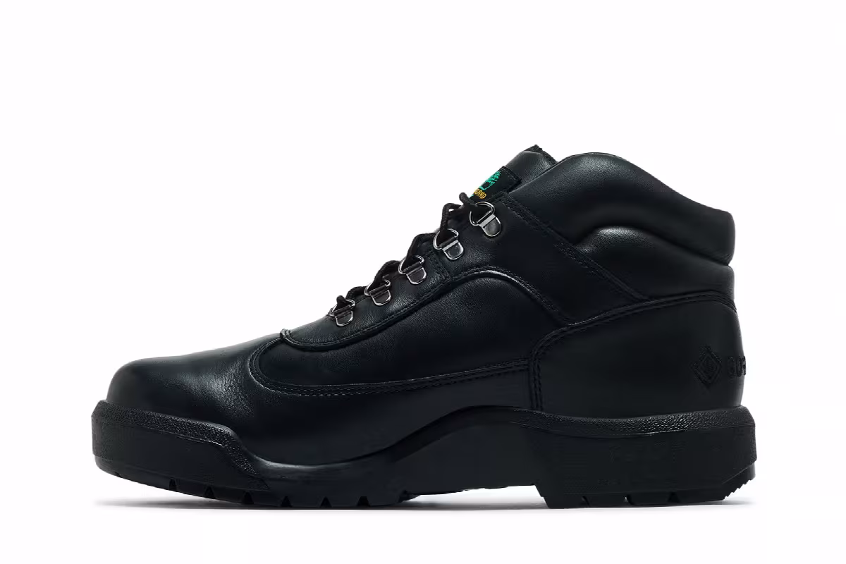 Supreme x Timberland Field Boot GORE-TEX Black, view 4