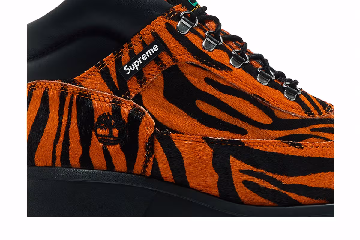 Supreme x Timberland Field Boot Tiger, view 3