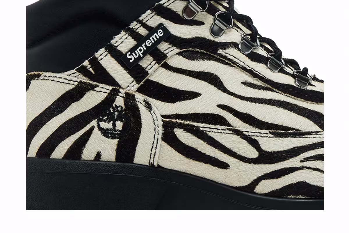 Supreme x Timberland Field Boot Zebra, view 3