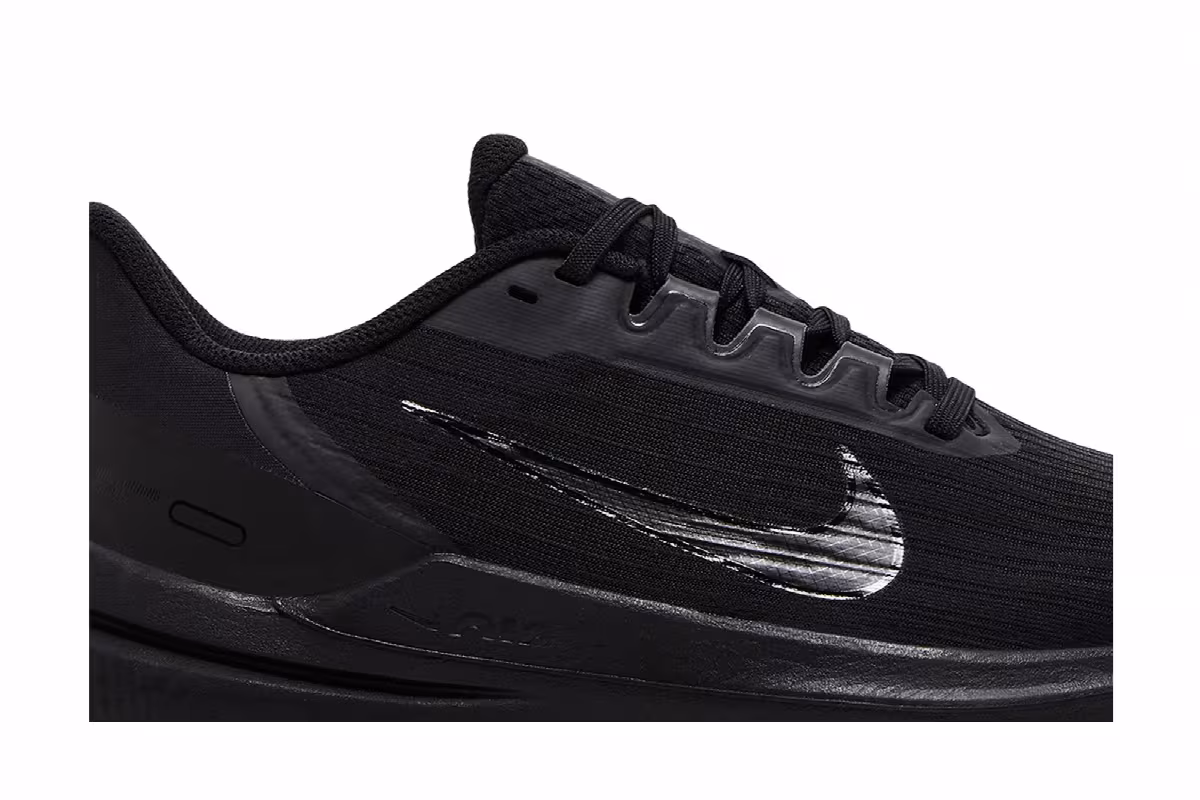 Nike Women's Air Winflo 9 Black Dark Smoke Grey, view 3