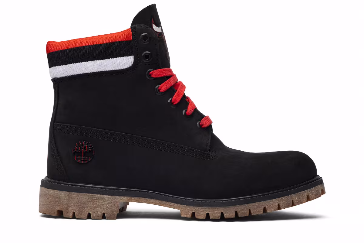 NBA x Mitchell and Ness x Timberland 6 Inch Classic Premium Boot Chicago Bulls, view 2
