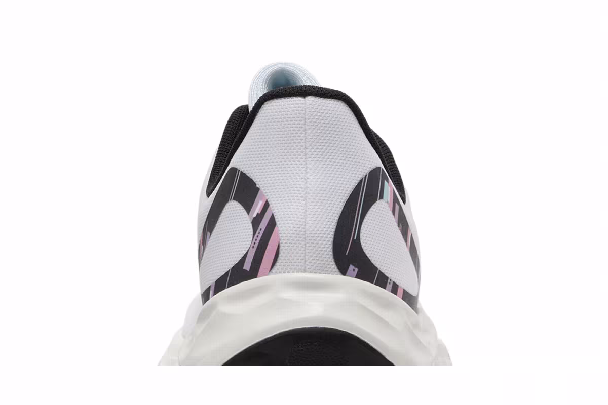 New Balance Women's Fresh Foam Arishi v4 White Purple Fade, view 8
