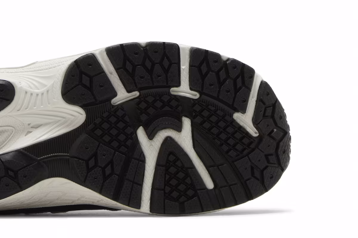 New Balance 2002R Toddler Eclipse Raincloud, view 6