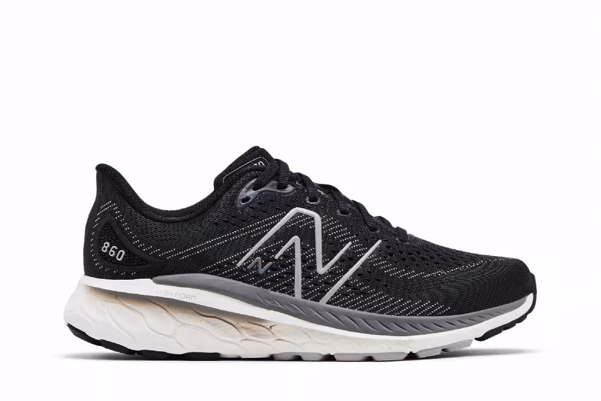 New Balance Women's Fresh Foam X 860v13 2E Wide Black White, view 2