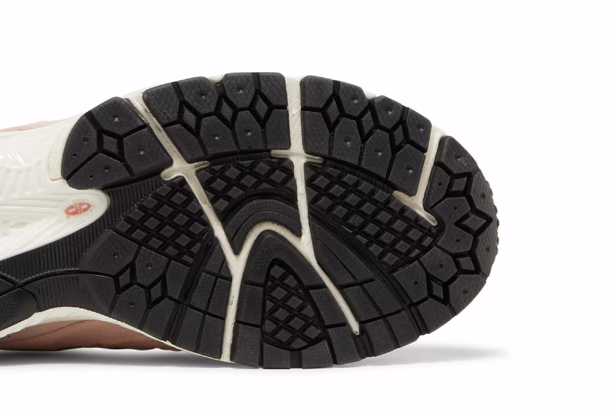 New Balance 2002R Mule Pink Sand, view 6