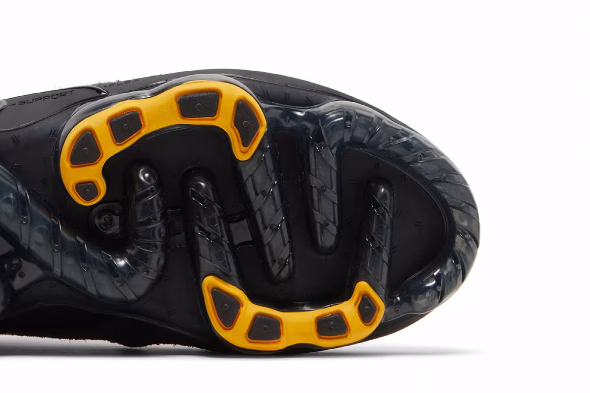 Nike Air VaporMax Evo SE First Use - Black Orange, view 6