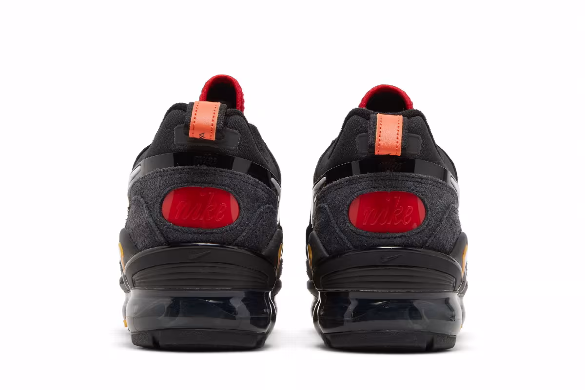 Nike Air VaporMax Evo SE First Use - Black Orange, view 7