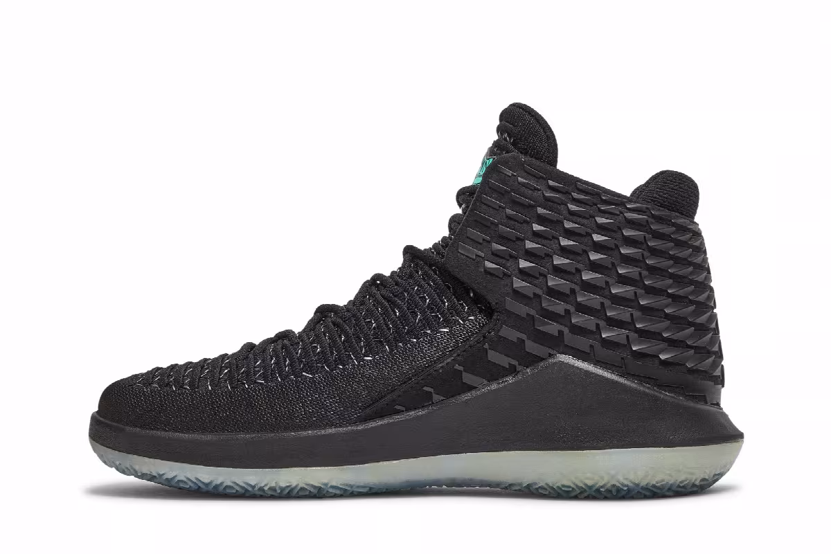 Air Jordan 32 Black Cat, view 4